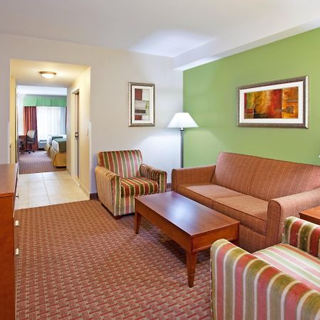 Holiday Inn Express & Suites Niagara Falls By Ihg Exterior photo
